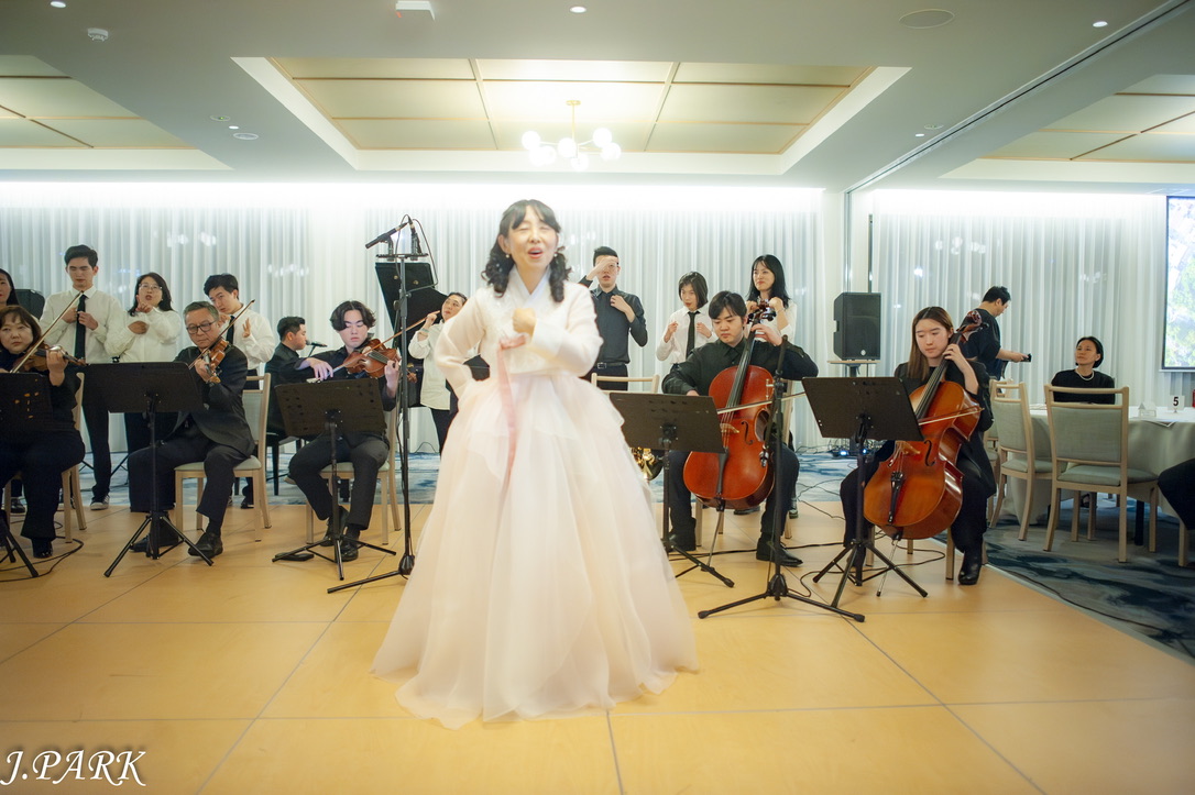 Eben Inclusive Community Orchestra and Choir performing together